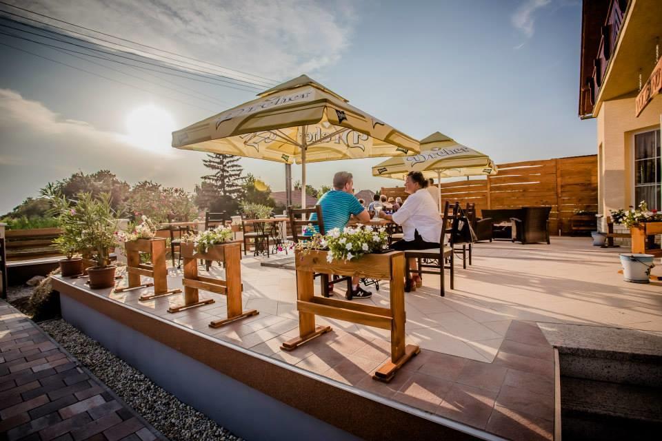 Vulcano Vendeghaz Hotel Mesteri ภายนอก รูปภาพ