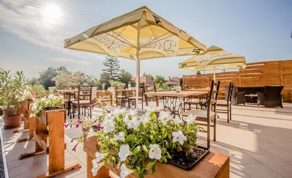 Vulcano Vendeghaz Hotel Mesteri ภายนอก รูปภาพ