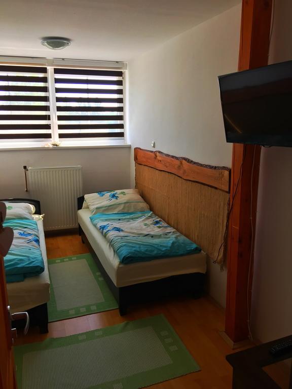Vulcano Vendeghaz Hotel Mesteri ภายนอก รูปภาพ